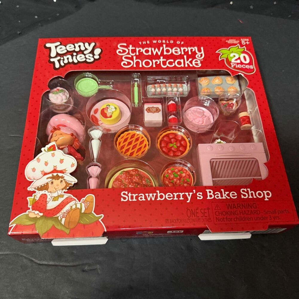 Strawberry Shortcake Teeny Tinies Strawberry’s Bake Shop 20 Piece